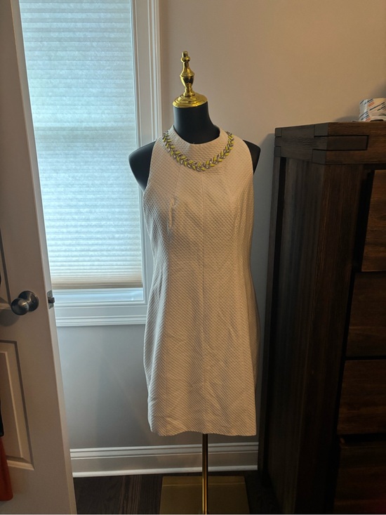 Ted Baker Dresses & Skirts - Ted Baker White Textured Shift Dress with silver& neon Trim Neckline